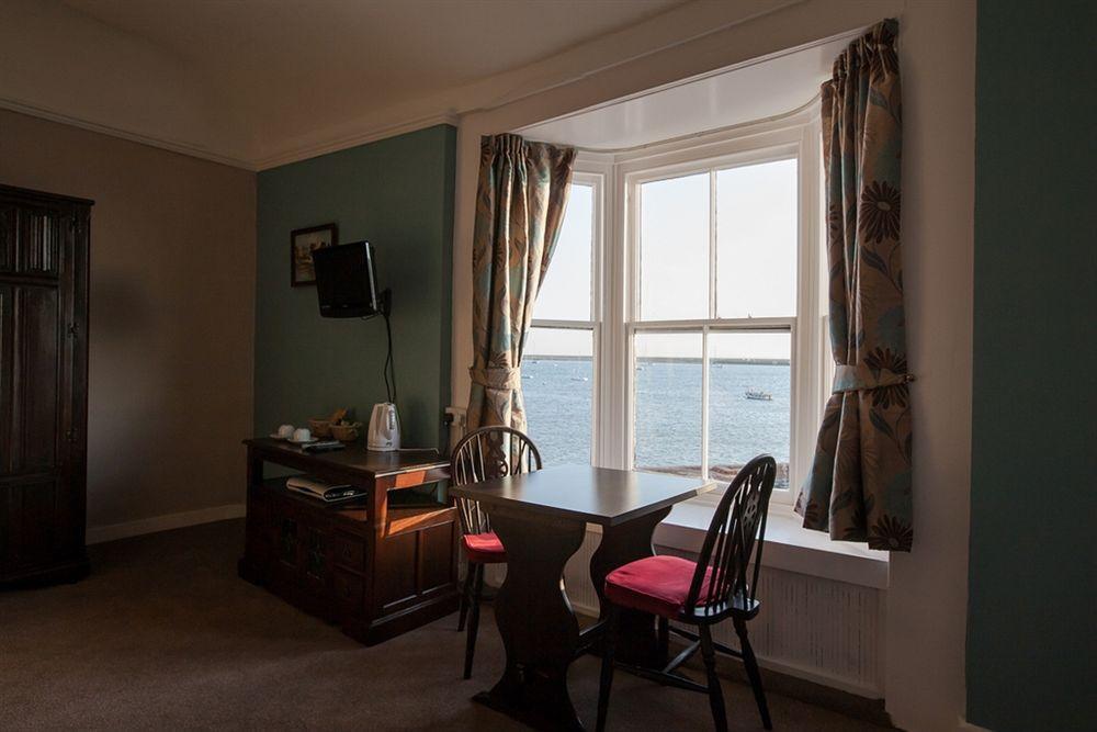 Anchor Hotel Burnham-on-Crouch Esterno foto